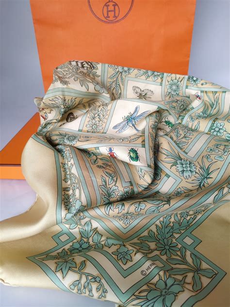 HERMES Silk Joyaux de L'ete Scarf 90 